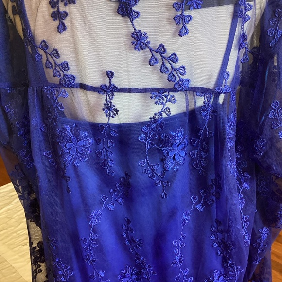 EMBROIDERED 2PC LACE BLOUSE TOP CAMI ( Size: 1X & 2X) ( Dark Sapphire ) - Picture 7 of 7
